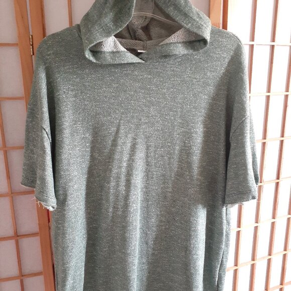 LULAROE FRANKIE HOODIE SHORT SLEEVE TOP RAW EDGES GREEN-WOMENS SIZE M 10-12 - Picture 1 of 6